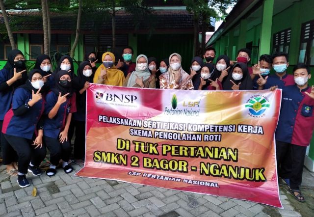 UJI KOMPETENSI PSKK 2021 SKEMA PENGOLAHAN ROTI DI TUK SMKN 2 BAGOR NGANJUK